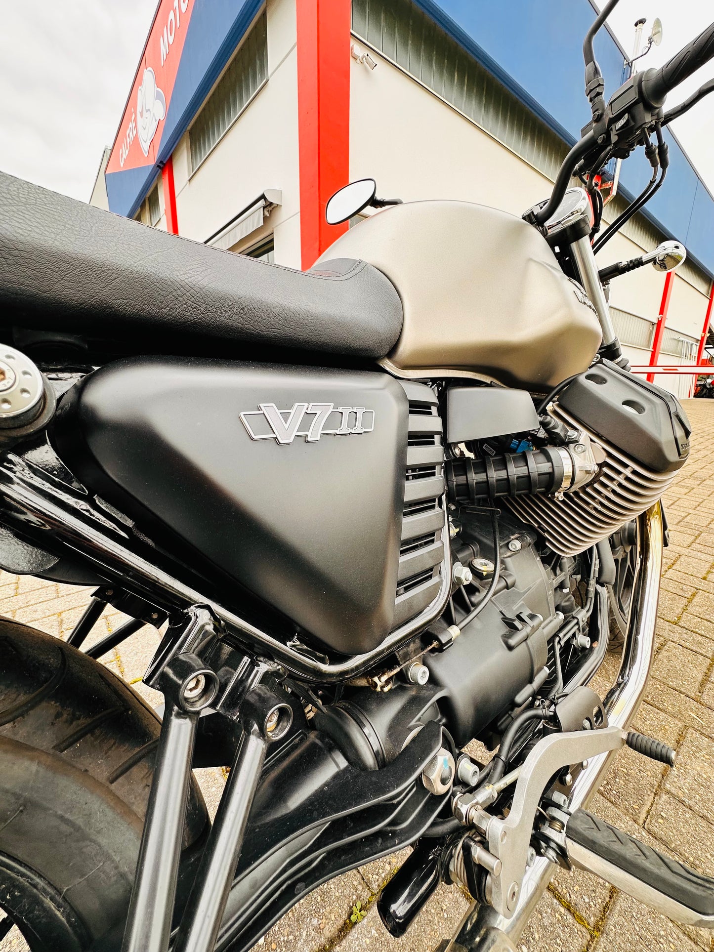 MOTO GUZZI V7II