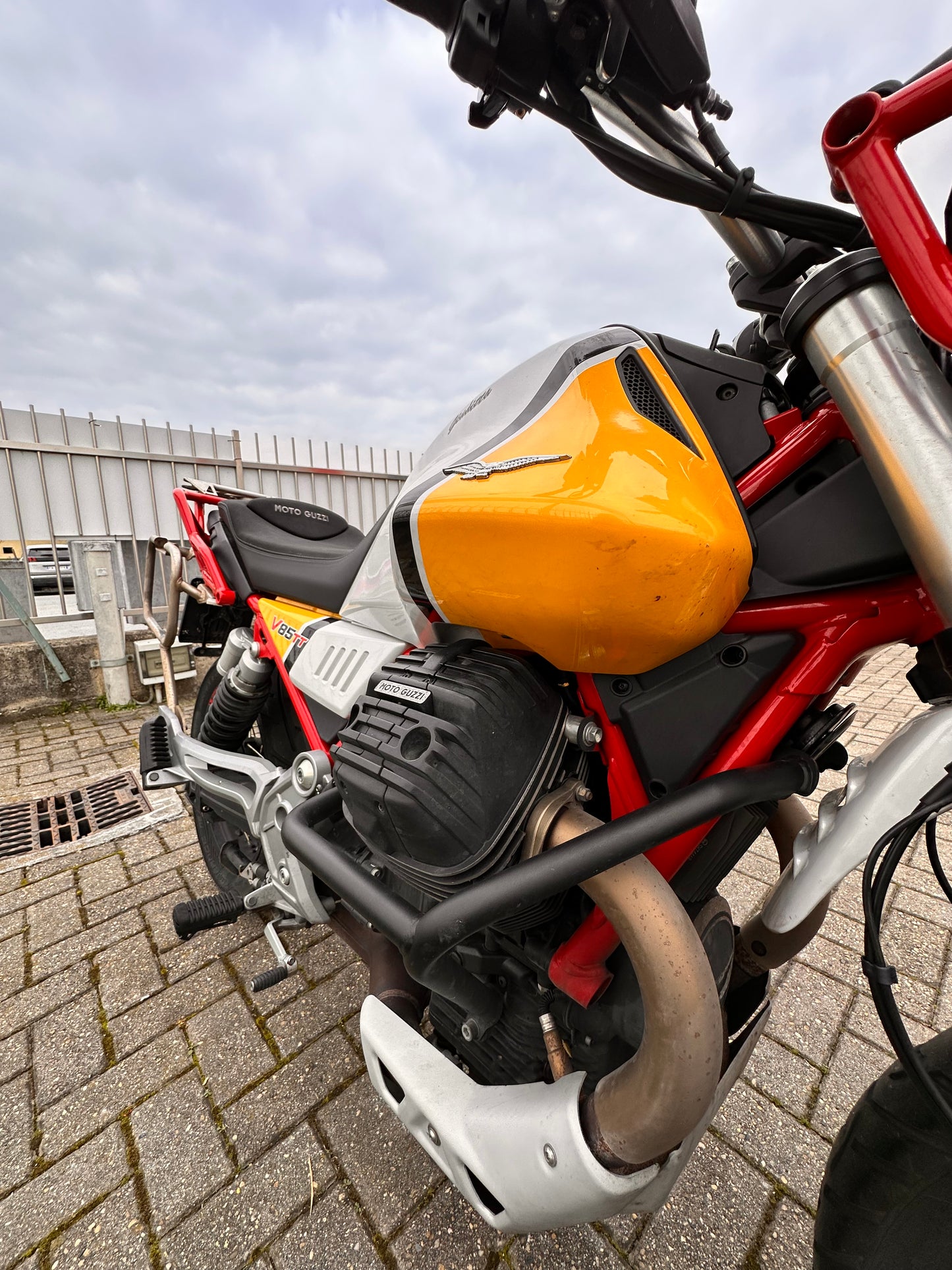 MOTO GUZZI V85 TT